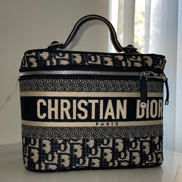 DIORTRAVEL VANITY CASE - Picture 3 of 5